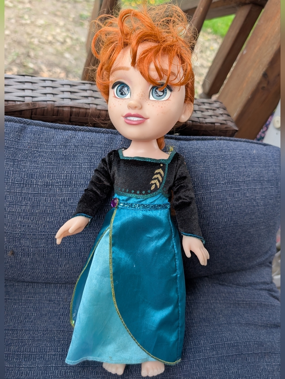 Disney Frozen Princess Doll in Teal & Black Outfit